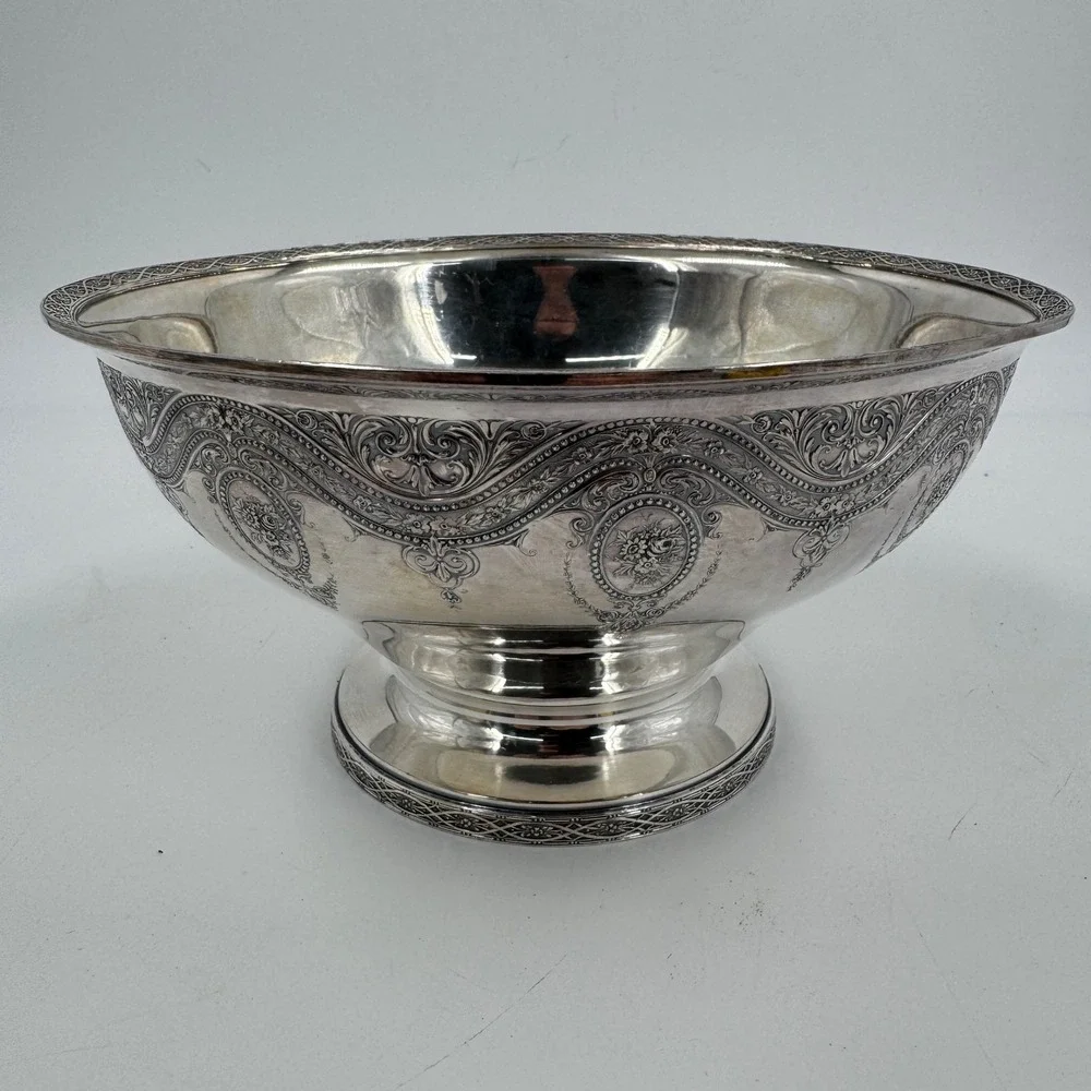 Wilcox Silver Plate Co Duchesse Footed Centerpiece Bowl Silver‎ 10in Ornate 7034